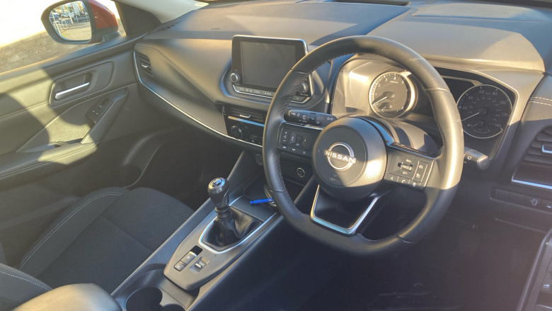 Nissan Qashqai 1.3 DiG-T MH Acenta Premium 5dr Petrol Hatchback